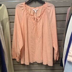 Peach not orange as noted. 2 layer top.